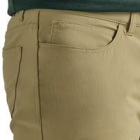תנועה קיצונית של גברים מכנסיים בכושר ישר רגיל עם חגורת פל